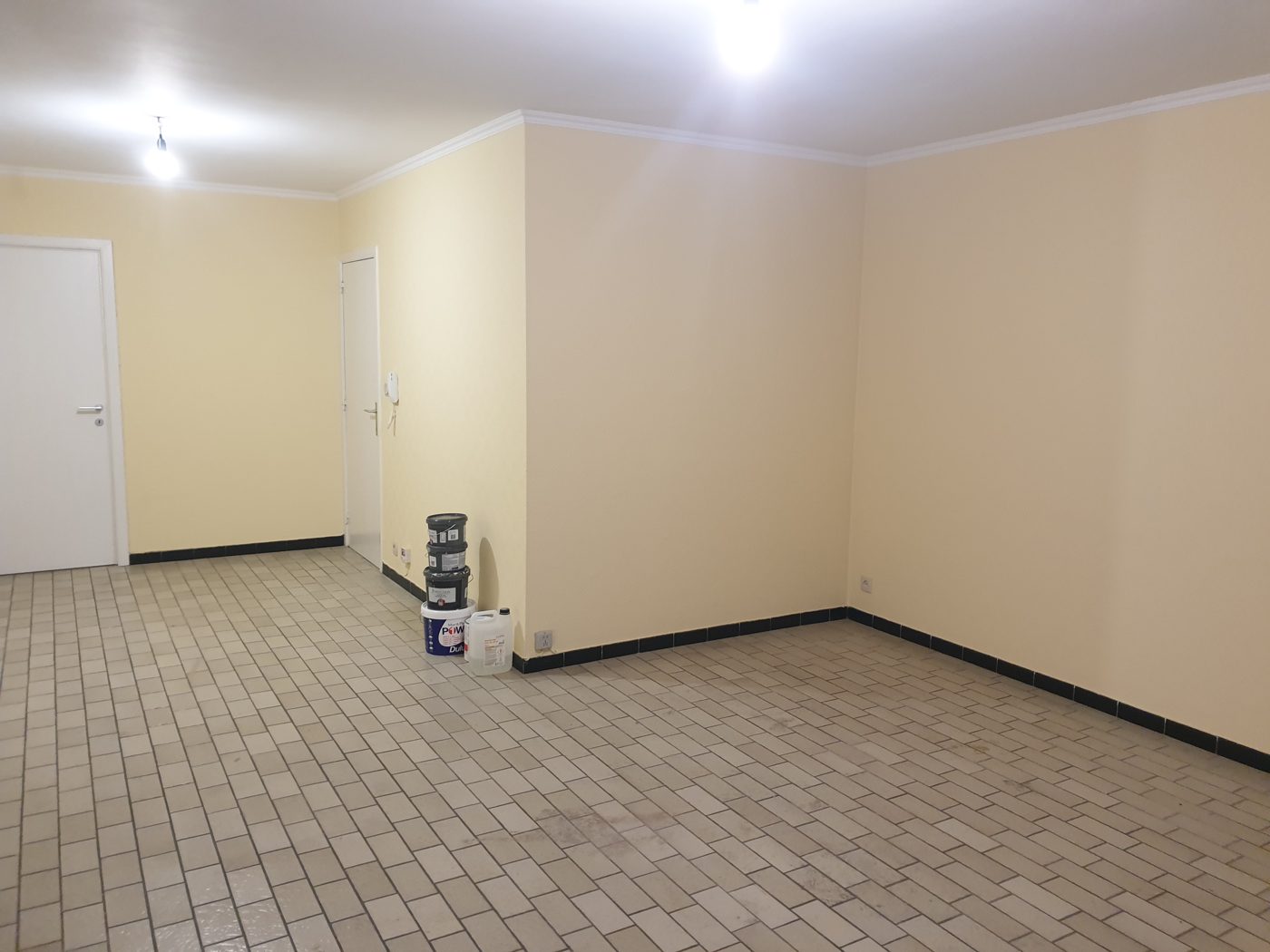 Remise en peinture d'un logement, Namur